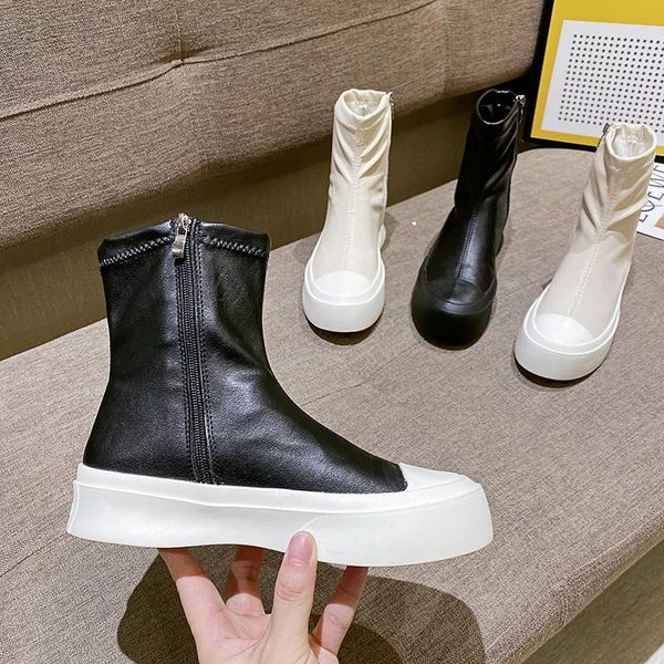 2020 autumn and winter new round toe retro short boots thick bottom horseshoe boots casual flat bottom side zipper fashion, Black
2020 autumn and winter new round toe retro short boots thick bottom horseshoe boots casual flat bottom side zipper fashion, Black