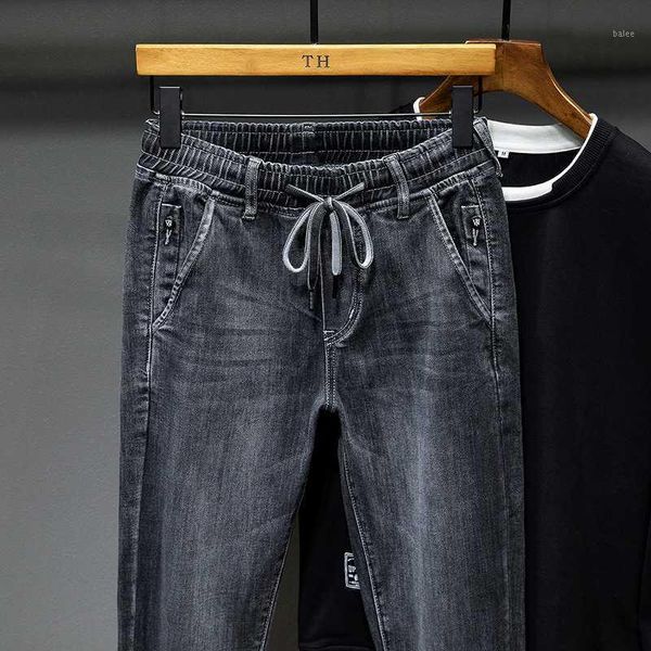 2020 autumn men's slim fit elastic waist cotton jeans winter fashion business classic style jeans denim pants trousers male,83971, Blue
2020 autumn men's slim fit elastic waist cotton jeans winter fashion business classic style jeans denim pants trousers male,83971, Blue