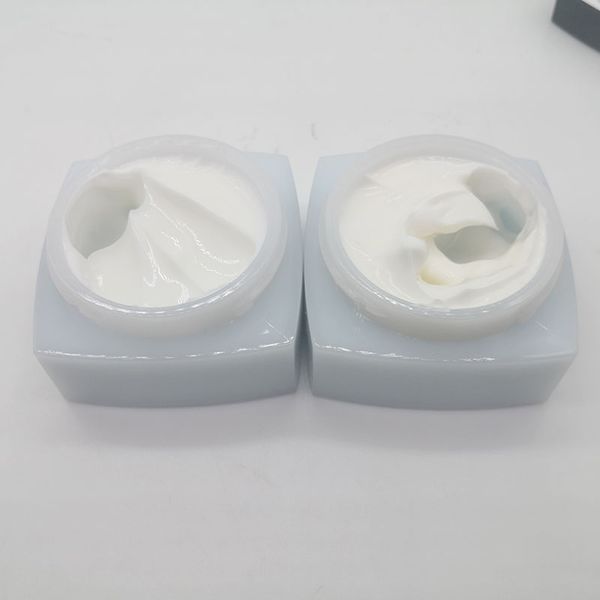 Cream Hydra Beauty GelCreme & Creme CH Hydrataion Protection Eclat Hydration Radiance Poids Net 50g Wt 1.7oz-123
Cream Hydra Beauty GelCreme & Creme CH Hydrataion Protection Eclat Hydration Radiance Poids Net 50g Wt 1.7oz-123