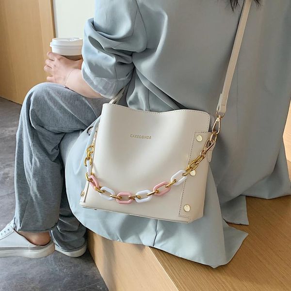 shoulder bags elegant female chain tote bucket bag 2021 pu leather women's designer handbag travel messenger
shoulder bags elegant female chain tote bucket bag 2021 pu leather women's designer handbag travel messenger