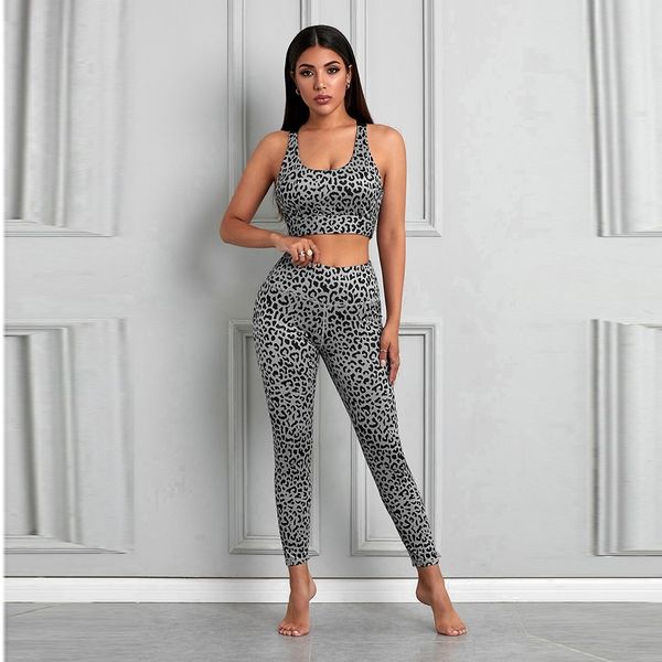 zmzwh integrated two-piece yoga clothes yoga trousers women's high waist chest quick-drying fitness clothing clothesset pad clothing sp
zmzwh integrated two-piece yoga clothes yoga trousers women's high waist chest quick-drying fitness clothing clothesset pad clothing sp