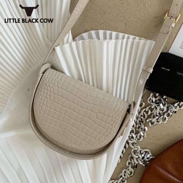 luxury real leather circular bags women solid color vintage shoulder bag female street crocodile pattern black crossbody bags
luxury real leather circular bags women solid color vintage shoulder bag female street crocodile pattern black crossbody bags