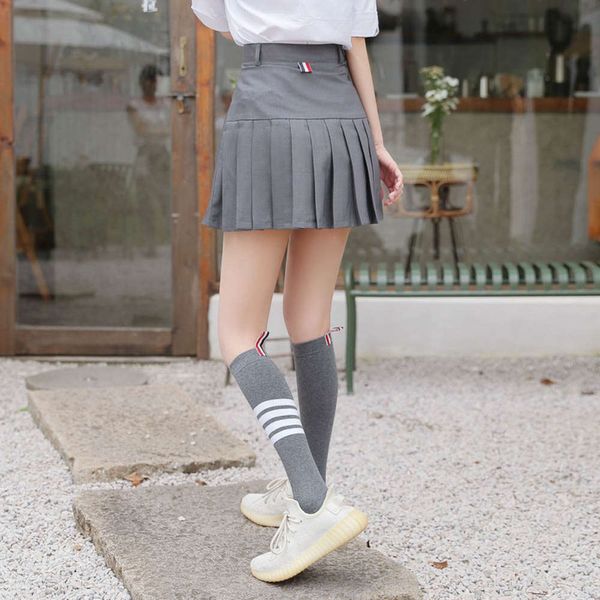 new korean fashion trend jk high cloth standard long cotton tb leg and knee middle tube female socks, Black;white
new korean fashion trend jk high cloth standard long cotton tb leg and knee middle tube female socks, Black;white