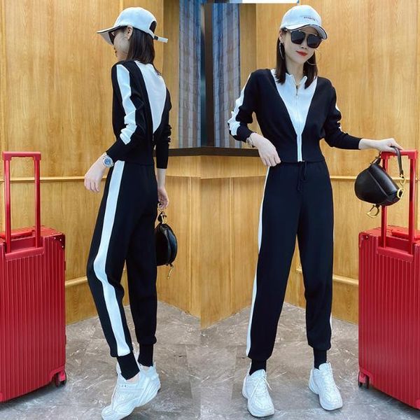 women's tracksuits 2021 autumn and winter fashion casual two-piece set foreign style ice silk color matching knitted sports suit female, Gray
women's tracksuits 2021 autumn and winter fashion casual two-piece set foreign style ice silk color matching knitted sports suit female, Gray