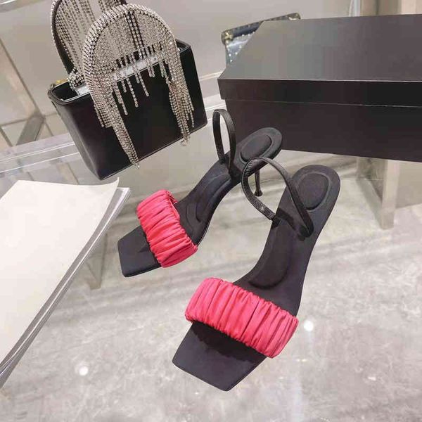 slippers luxury design women's high-heeled slippers square toe and satin upper size 35-40 x8yk, Black
slippers luxury design women's high-heeled slippers square toe and satin upper size 35-40 x8yk, Black