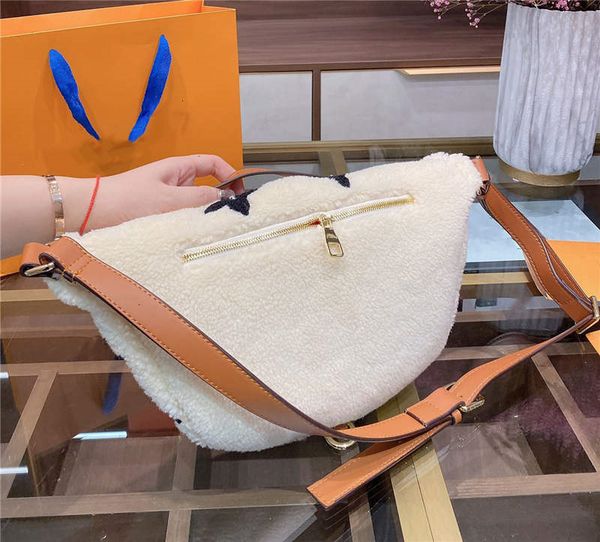 2021 winter new luxury design teddy waist bag super classic versatile casual ladies men's single shoulder messenger bag ing, Black
2021 winter new luxury design teddy waist bag super classic versatile casual ladies men's single shoulder messenger bag ing, Black