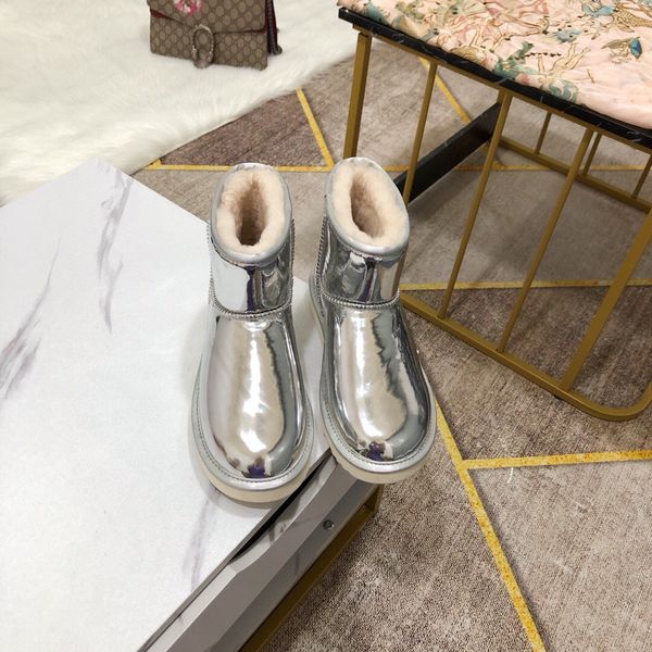 designer womens boots luxury silver reflective surface plus cashmere platform snow boots with box size 35-40, Black
designer womens boots luxury silver reflective surface plus cashmere platform snow boots with box size 35-40, Black