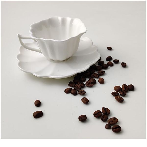 100ml european luxurious ceramic petal office coffee cup and saucer set milk tea mugs birthday couples gifts friends bbyezb
100ml european luxurious ceramic petal office coffee cup and saucer set milk tea mugs birthday couples gifts friends bbyezb
