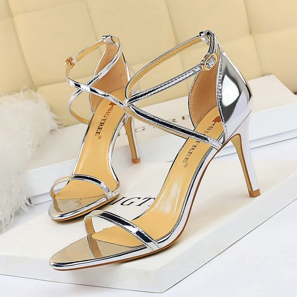 2021 new europe and america fashion slimming will see high-heeled shoes ultra-high-heels hollow out cross-section women's sandals nu8a, Black
2021 new europe and america fashion slimming will see high-heeled shoes ultra-high-heels hollow out cross-section women's sandals nu8a, Black