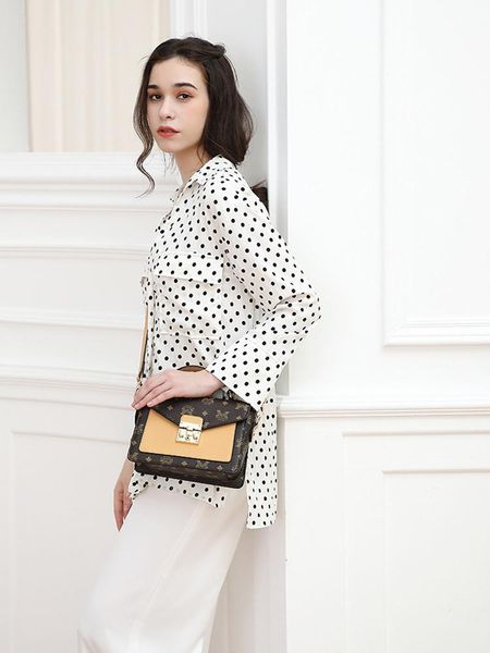 high-end textured lady's handbag 2020 new fashion color contrast small square bag casual versatile vintage printing fashi
high-end textured lady's handbag 2020 new fashion color contrast small square bag casual versatile vintage printing fashi