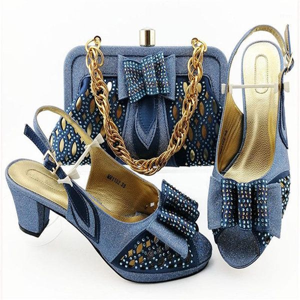 nigerian decorated with rhinetsone light blue color shoes and bag set for party fashion sandals shoes and bag set size 38-431, Black
nigerian decorated with rhinetsone light blue color shoes and bag set for party fashion sandals shoes and bag set size 38-431, Black