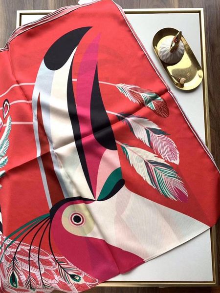 2020 new arrival spring summer bird design 100% silk scarf twill hand made roll 140*140 cm shawl wrap beach scarf for women lady, Blue;gray
2020 new arrival spring summer bird design 100% silk scarf twill hand made roll 140*140 cm shawl wrap beach scarf for women lady, Blue;gray