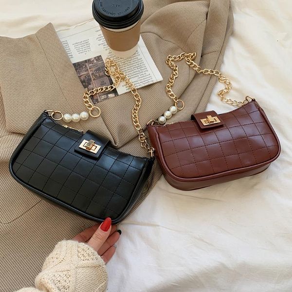 cross body fashion pu leather underarm tote bag female pearl chain handbag elegant lattice pattern women street commuter handle purse
cross body fashion pu leather underarm tote bag female pearl chain handbag elegant lattice pattern women street commuter handle purse