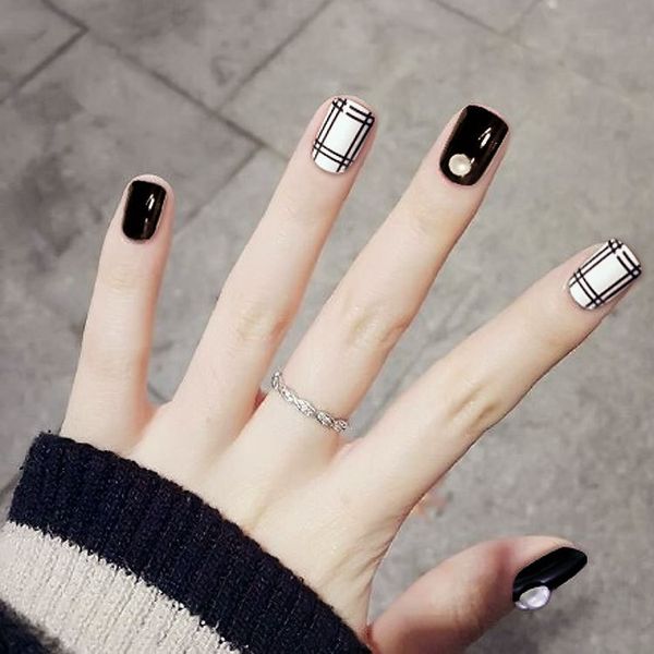 wholesale new 3 pack black and white plaid stripe fake nails strip with rehinestone bride nail patch with glue finger false nail, Red;gold
wholesale new 3 pack black and white plaid stripe fake nails strip with rehinestone bride nail patch with glue finger false nail, Red;gold