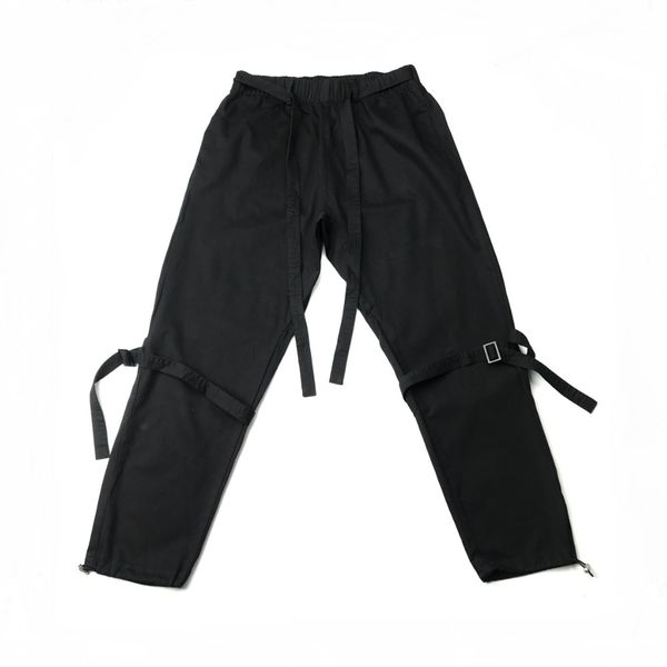 loose fit cotton twill cargo trousers in black bungee-style cuffs hip hop streetwear
loose fit cotton twill cargo trousers in black bungee-style cuffs hip hop streetwear