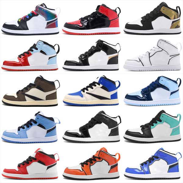 1 basketball shoes jumpman 1s og kids shoe high pine green taupe haze dark mocha sneakers obsidian royal toe black metallic trainers size 22
1 basketball shoes jumpman 1s og kids shoe high pine green taupe haze dark mocha sneakers obsidian royal toe black metallic trainers size 22