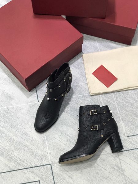 rivet short boots women's new winter 2020 leather thick heel chelsey boots women's british style handsome and versatile knights�, Black
rivet short boots women's new winter 2020 leather thick heel chelsey boots women's british style handsome and versatile knights�, Black