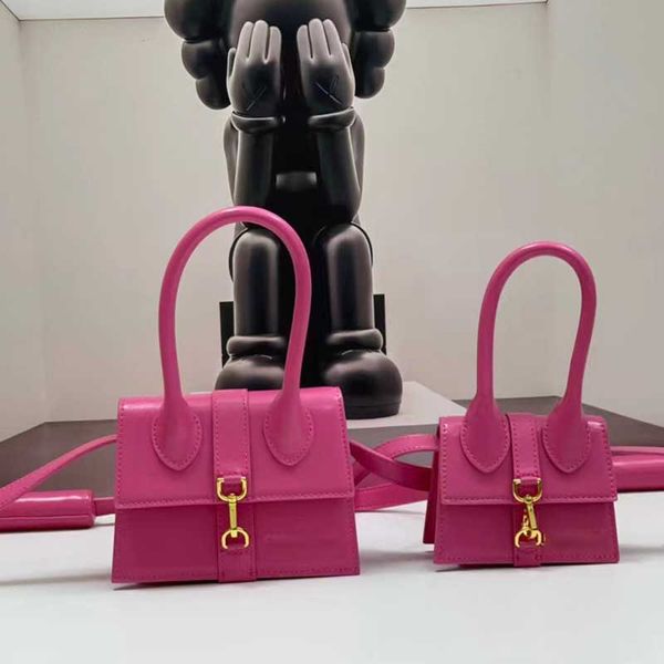 22ss new shoulder crossbody bag vintage handbag le chiquito metal logo long handle leather small tote purses
22ss new shoulder crossbody bag vintage handbag le chiquito metal logo long handle leather small tote purses