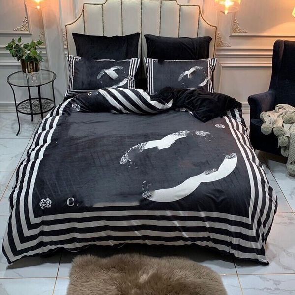 2020 designer bedding sets warm velvet size designer bedding 4 pcs set black winter luxury bedding
2020 designer bedding sets warm velvet size designer bedding 4 pcs set black winter luxury bedding