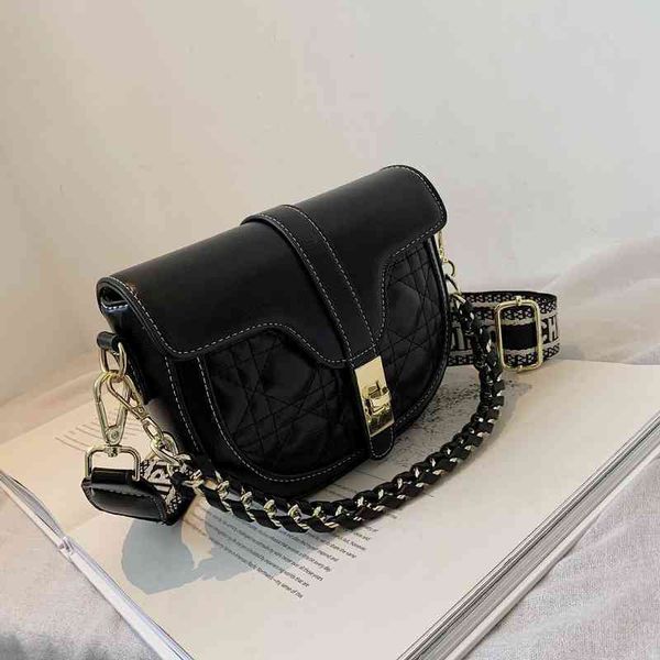 2022 factory wholesale new women's korean saddle fashion one shoulder slant span foreign style small bag 199i
2022 factory wholesale new women's korean saddle fashion one shoulder slant span foreign style small bag 199i