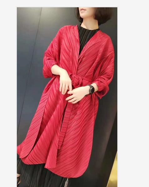 women's trench coats selling fashion coat turn-down collar spell to fold long sleeve adjustable waist in stock, Tan;black
women's trench coats selling fashion coat turn-down collar spell to fold long sleeve adjustable waist in stock, Tan;black