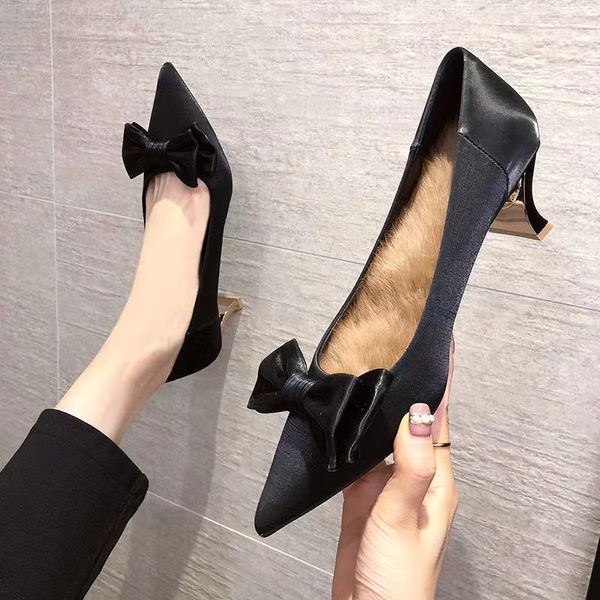 fashion-722-1 korean version of fashion bowknot pointed high-heeled shoes in spring 2021 new casual stiletto with light mouth, Black
fashion-722-1 korean version of fashion bowknot pointed high-heeled shoes in spring 2021 new casual stiletto with light mouth, Black