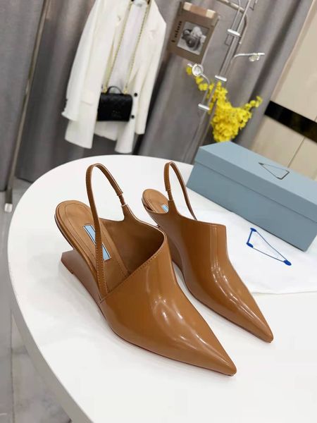 2022ss women slipper brushed leather fashion sandals small pure and fresh contain costly temperament length shoes mid heel 6.5cm size 35-41, Black
2022ss women slipper brushed leather fashion sandals small pure and fresh contain costly temperament length shoes mid heel 6.5cm size 35-41, Black