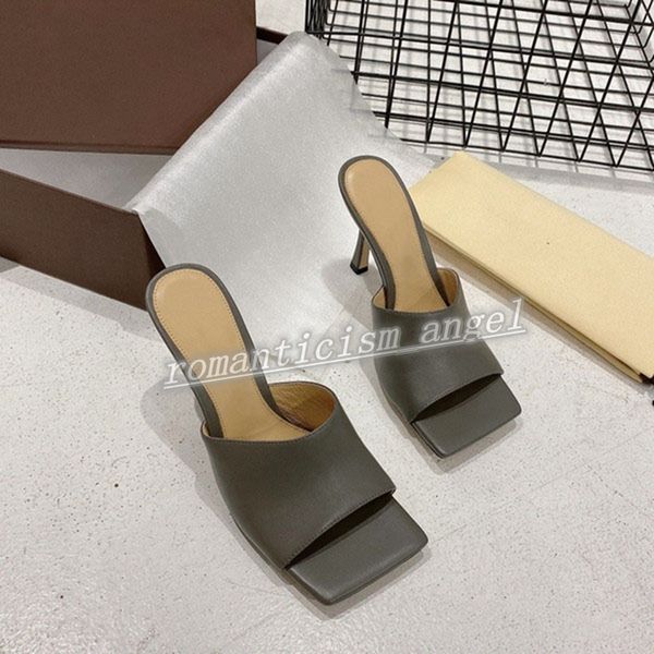 2021 luxe beautiful women designer flip flop dream square toe sandal stretch sandals ladies luxe casual slippers wedding woman high heels, Black;red
2021 luxe beautiful women designer flip flop dream square toe sandal stretch sandals ladies luxe casual slippers wedding woman high heels, Black;red