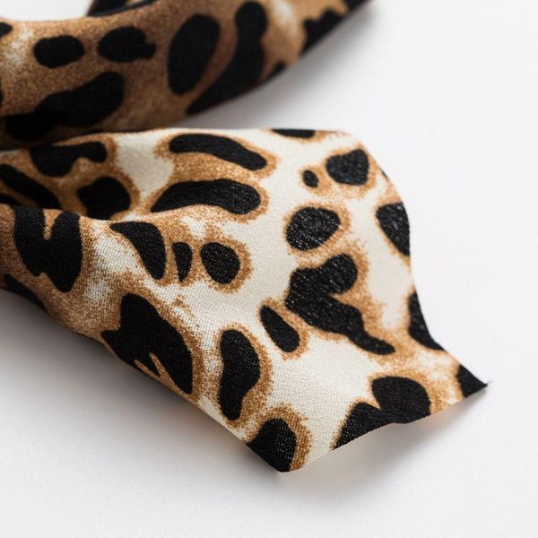 Fashion Fashion Leopard Print Collar Scarf Shirt Fake Collar Tie Vintage Detachable False Lapel Blouse Top Women1, Blue;purple
Fashion Fashion Leopard Print Collar Scarf Shirt Fake Collar Tie Vintage Detachable False Lapel Blouse Top Women1, Blue;purple