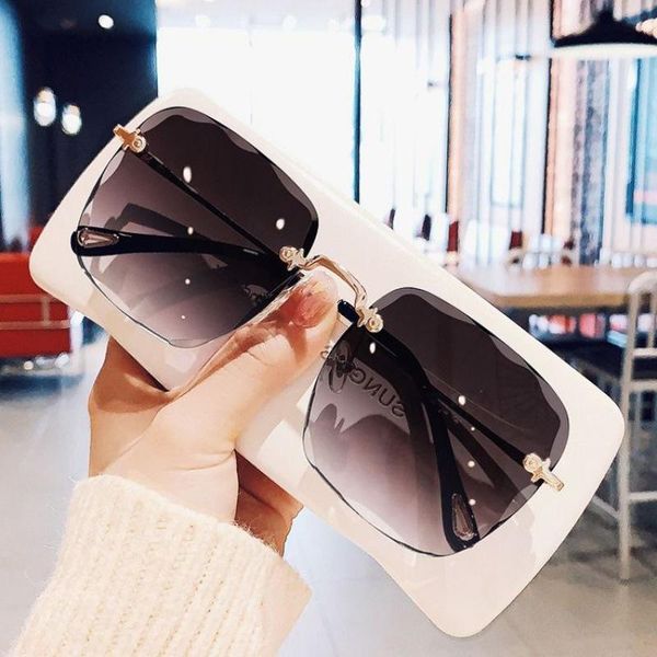 2021 new frameless cut edge square sunglasses women's korean version red round face plain sunglasses, White;black
2021 new frameless cut edge square sunglasses women's korean version red round face plain sunglasses, White;black