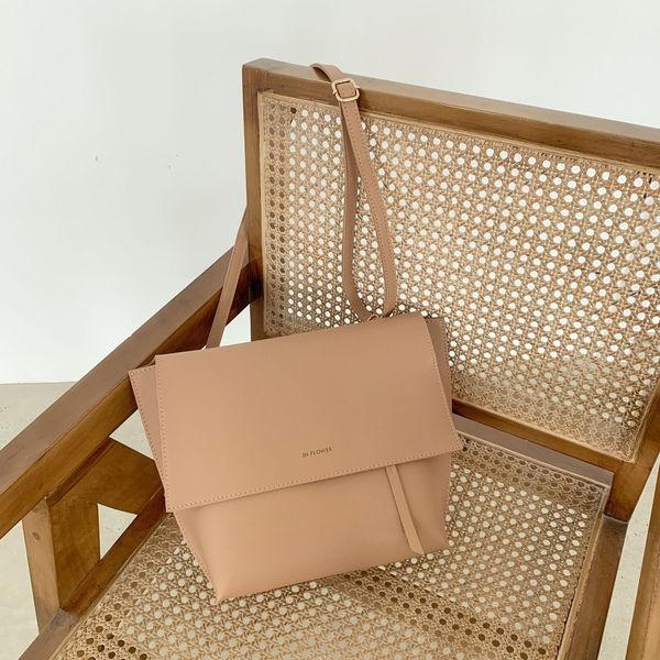 4bvqh ins hand women's satchelsatchel satchel hanfeng large flip crossbody bsuls new women's bag simple large capacity tote bag 20
4bvqh ins hand women's satchelsatchel satchel hanfeng large flip crossbody bsuls new women's bag simple large capacity tote bag 20