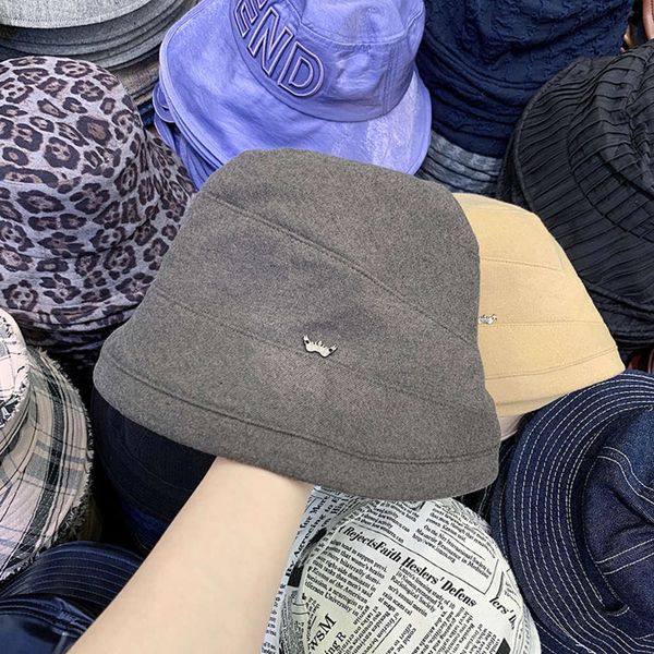 female winter bucket autumn niche designer versatile fisherman's men and women's metal decorative basin hat, Blue;gray
female winter bucket autumn niche designer versatile fisherman's men and women's metal decorative basin hat, Blue;gray