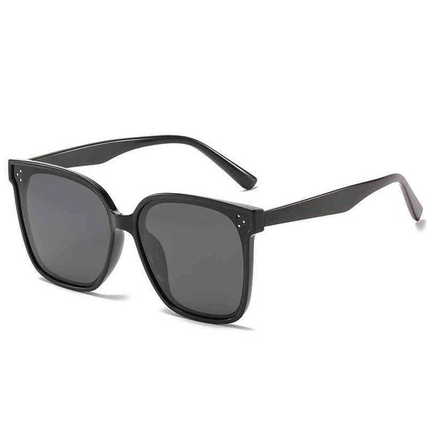 sunglasses men's v brand 2022 polarizing sunglasses korean net red star same gm glasses square fashion, White;black
sunglasses men's v brand 2022 polarizing sunglasses korean net red star same gm glasses square fashion, White;black