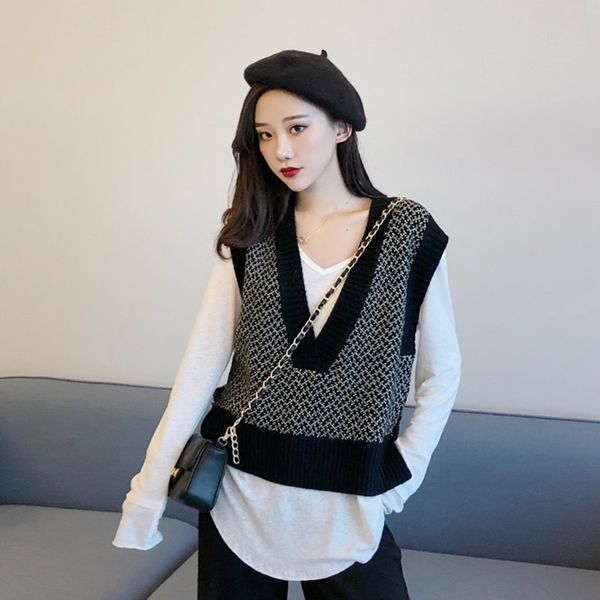 women's autumn winter new chic retro loose v-neck knit vest korean jacquard temperament short knit vest sleeveless sweater ml178 y20112, White;black 
women's autumn winter new chic retro loose v-neck knit vest korean jacquard temperament short knit vest sleeveless sweater ml178 y20112, White;black