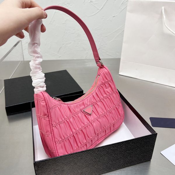 wallets women tote handbag designer purse casual shopping half-moon bags ladies armpit bag crochet hobo bag single shoulder crossbody luxury, Red;black 
wallets women tote handbag designer purse casual shopping half-moon bags ladies armpit bag crochet hobo bag single shoulder crossbody luxury, Red;black