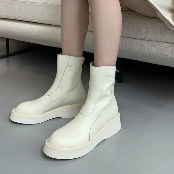 boots ins women winter fashion whole skin thick bottom short casual warm basic zipper black white size 33-401
boots ins women winter fashion whole skin thick bottom short casual warm basic zipper black white size 33-401