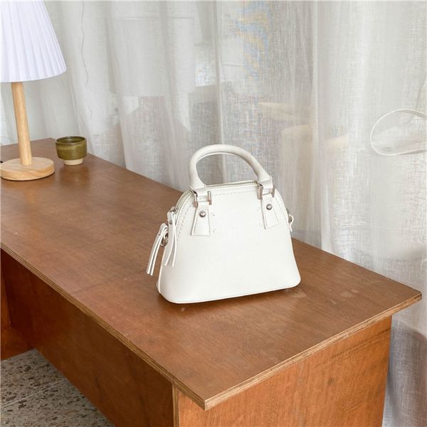 ins new 2020 hand shoulder korean women's fashion straddle bag chain bar temperament shoulder bag pu shell handbag tvyue
ins new 2020 hand shoulder korean women's fashion straddle bag chain bar temperament shoulder bag pu shell handbag tvyue