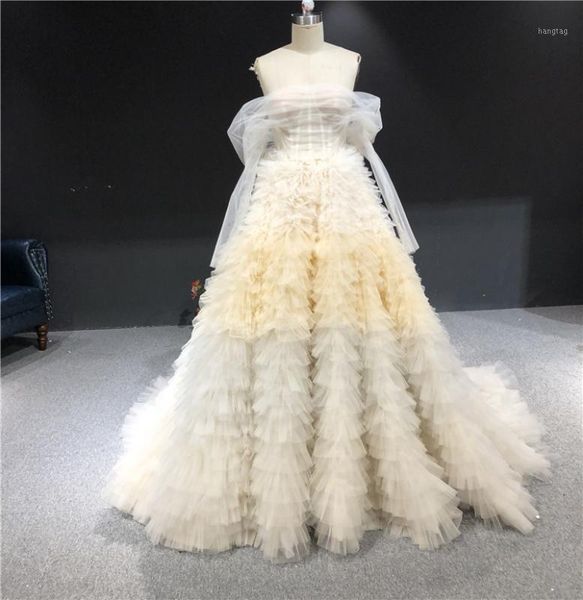 2020 customized gradient champagne strapless sleeveless a-line floor length court train party evening dress1, White;black
2020 customized gradient champagne strapless sleeveless a-line floor length court train party evening dress1, White;black