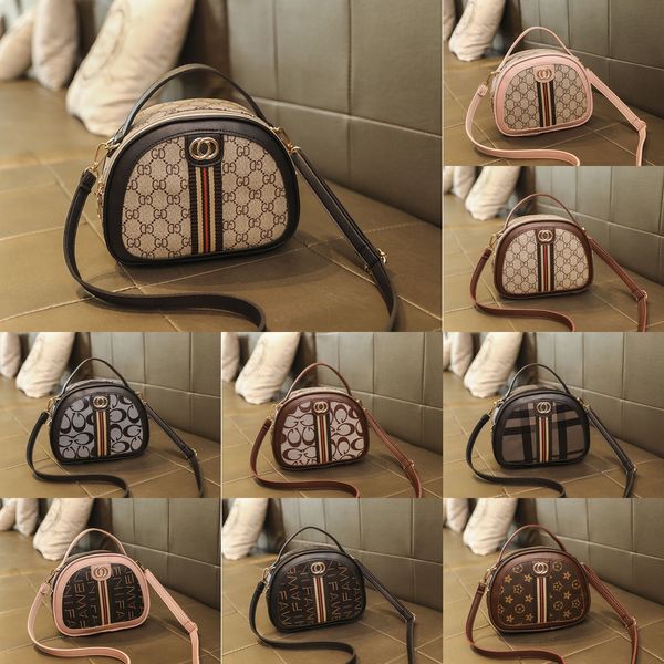 new 2020 women's shoulder saddle satchel korean fashion portable shoulder half round saddle bag guangzhou women's bag gngqf
new 2020 women's shoulder saddle satchel korean fashion portable shoulder half round saddle bag guangzhou women's bag gngqf