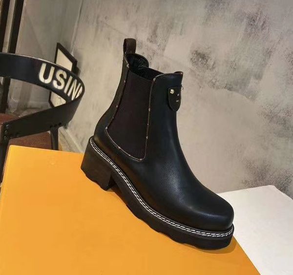 2020 new womens fashion luxurys platform boots style leather designers ankle boots women winter martin boots woman lady large size 35-41, Black
2020 new womens fashion luxurys platform boots style leather designers ankle boots women winter martin boots woman lady large size 35-41, Black