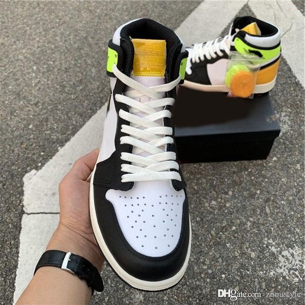 air authentic 1 high og volt gold sneakers white volt university gold black retro men women outdoor sports shoes with box 
air authentic 1 high og volt gold sneakers white volt university gold black retro men women outdoor sports shoes with box