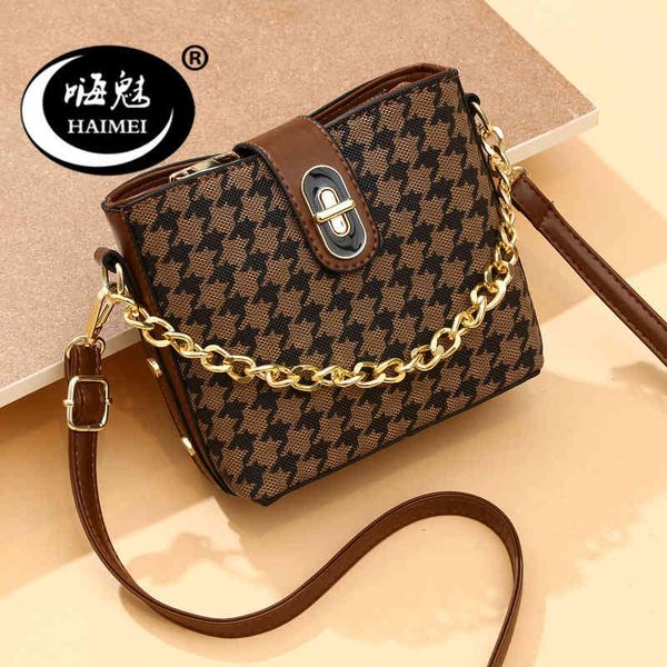 2022 factory wholesale small bags are popular this year. women's autumn and winter new fashion chain messenger bag contrast color bucke
2022 factory wholesale small bags are popular this year. women's autumn and winter new fashion chain messenger bag contrast color bucke