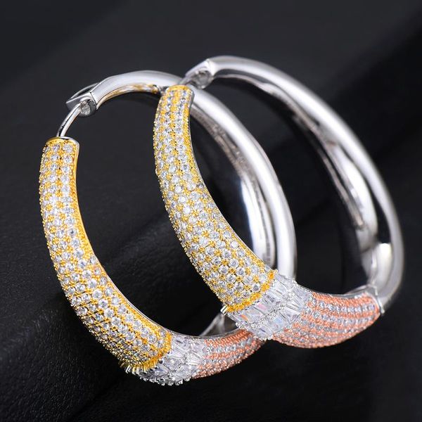 boucle d'oreille femme 2020 luxury noble shinning hoop earrings charms original jewelry for women new fashion design accessories, Golden;silver
boucle d'oreille femme 2020 luxury noble shinning hoop earrings charms original jewelry for women new fashion design accessories, Golden;silver