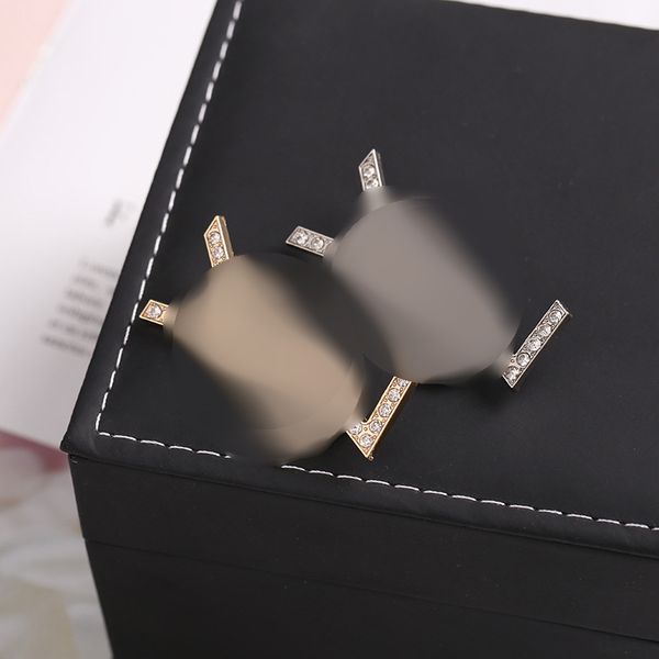 new arrival brooch shiny letters diamond brooches for women ins alphabetic party wedding suit dress pins buckle, Gray
new arrival brooch shiny letters diamond brooches for women ins alphabetic party wedding suit dress pins buckle, Gray