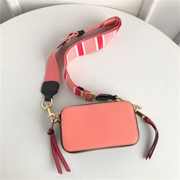 2020 new womens bag wide handbag high-end handbag women small shoulder bag zipper mini square bag cross body ladies purse
2020 new womens bag wide handbag high-end handbag women small shoulder bag zipper mini square bag cross body ladies purse