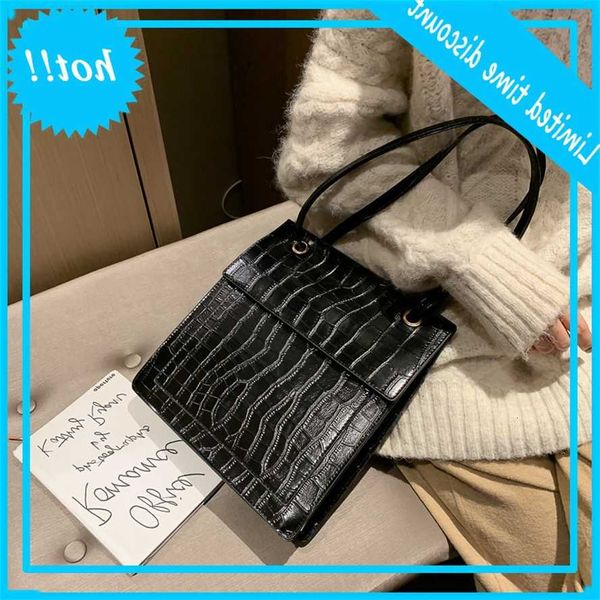 advanced fashion crocodile tote autumn and winter new style handbag large capacity versatile shoulder bag
advanced fashion crocodile tote autumn and winter new style handbag large capacity versatile shoulder bag