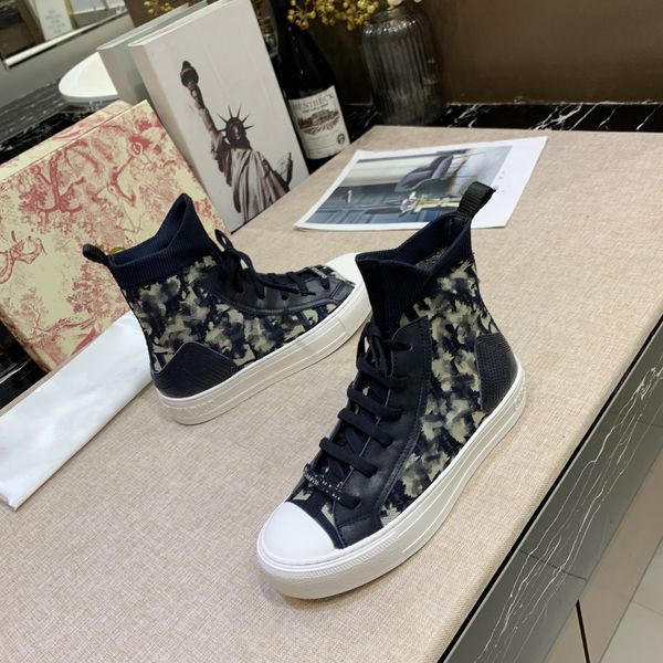 new paris fashion design classic oblque printing logos catwalk models trend selling fashion casual shoes practica, Black;red
new paris fashion design classic oblque printing logos catwalk models trend selling fashion casual shoes practica, Black;red