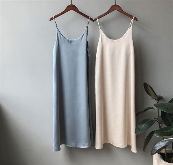 2020 лета женщин атласное платье shiny sundress vintage имитация шелковое платье корейской моды перевозка груза падения, Black;gray
2020 лета женщин атласное платье shiny sundress vintage имитация шелковое платье корейской моды перевозка груза падения, Black;gray