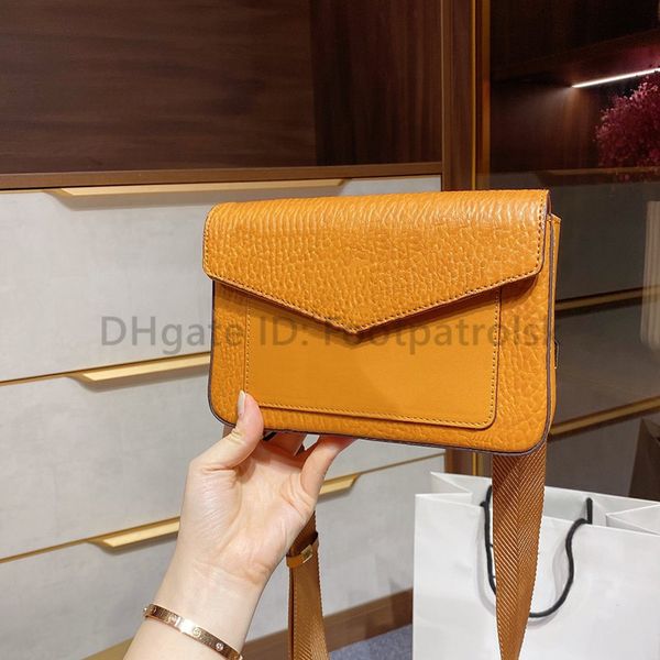 2021 luxury designer women totes two-tone cover flap knitting fashion cross body handbag letter crochet printed classic shoulder bags
2021 luxury designer women totes two-tone cover flap knitting fashion cross body handbag letter crochet printed classic shoulder bags