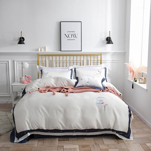 bedding sets super soft tencel embroidery /king size duvet cover set bedclothes bed linen quilt 1/4pcs1
bedding sets super soft tencel embroidery /king size duvet cover set bedclothes bed linen quilt 1/4pcs1